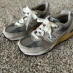 New Balance 991, Women’s Size 6